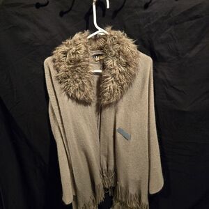 Elegant Tan Sweater with Faux Fur Collar